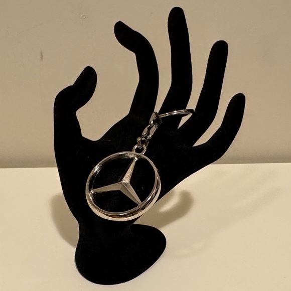 NEW✨Mercedes Benz Silver Keychain - Picture 1 of 6